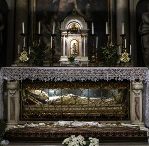피렌체의 성 안토니노의 무덤_photo by Lawrence OP_in the church of San Marco in Florence.jpg
